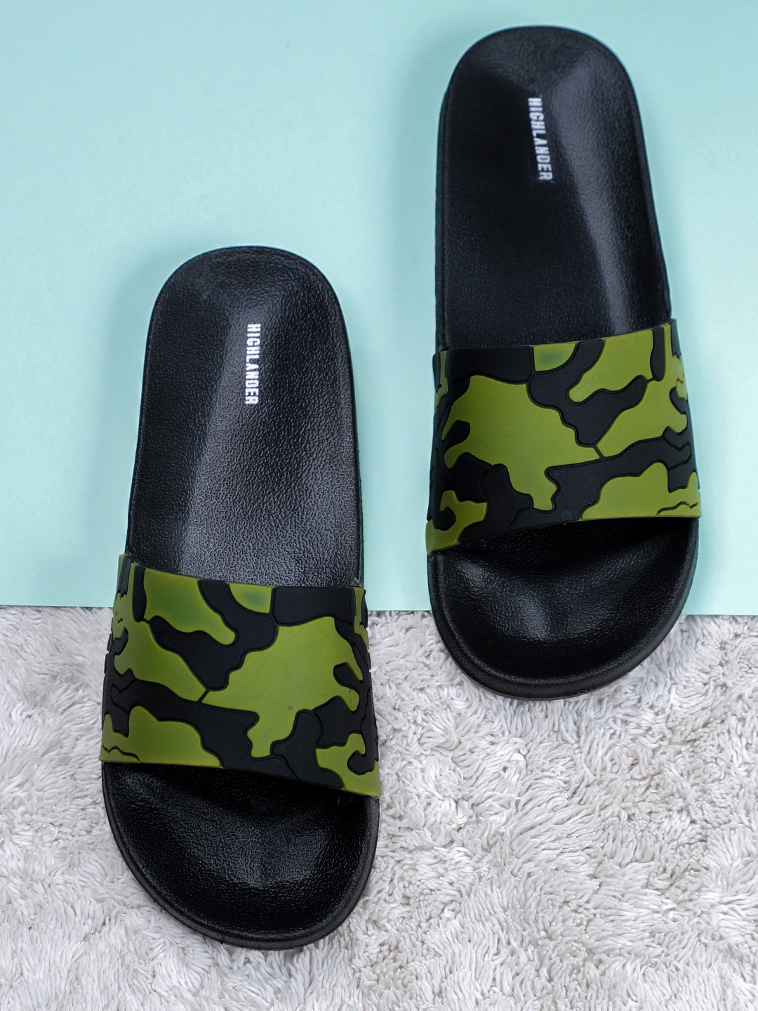 

HIGHLANDER Men Slip-On Sliders, Black