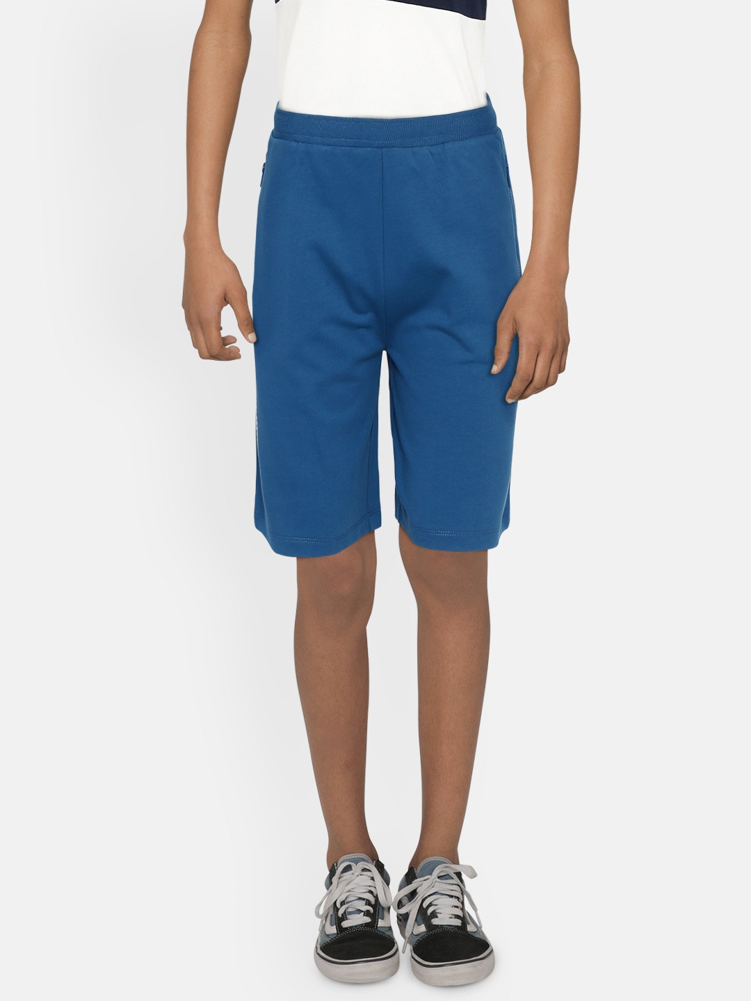 

HRX By Hrithik Roshan U-17 Boys Mykonos Blue Solid Oversized Bio-Wash Lifestyle Shorts
