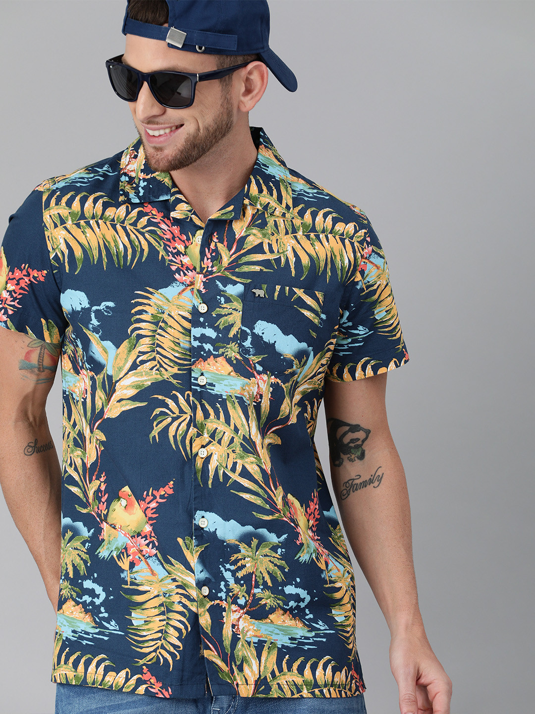 

THE BEAR HOUSE Men Navy Blue & Yellow Slim Fit Tropical Print Pure Cotton Casual Shirt