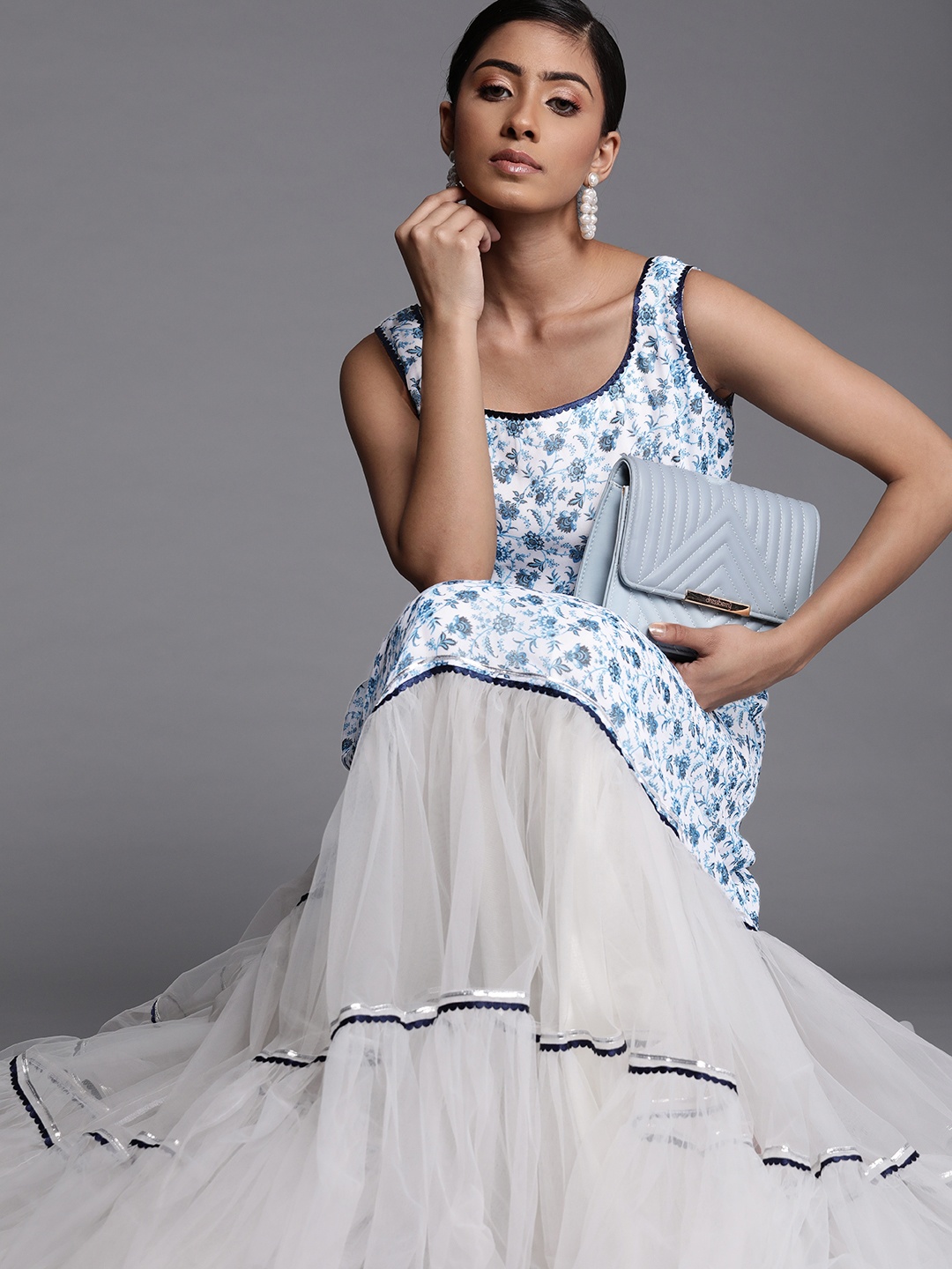 

Inddus Women Blue & White Floral Printed Gown