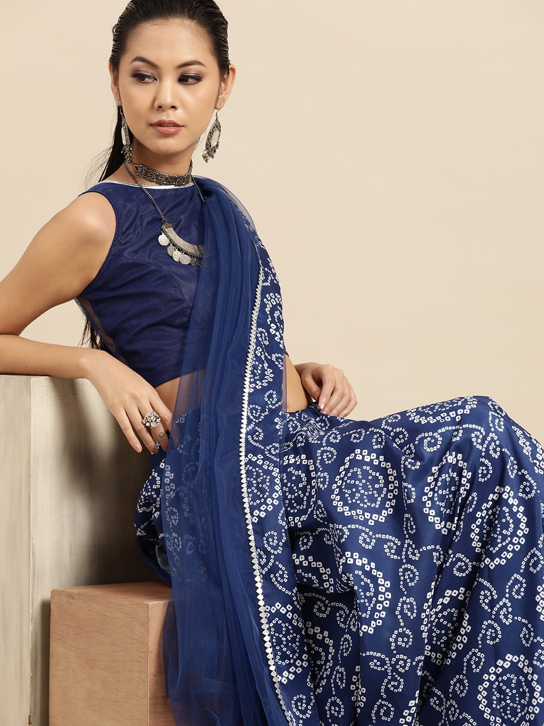 

Inddus Navy Blue & White Bandhani Print Saree