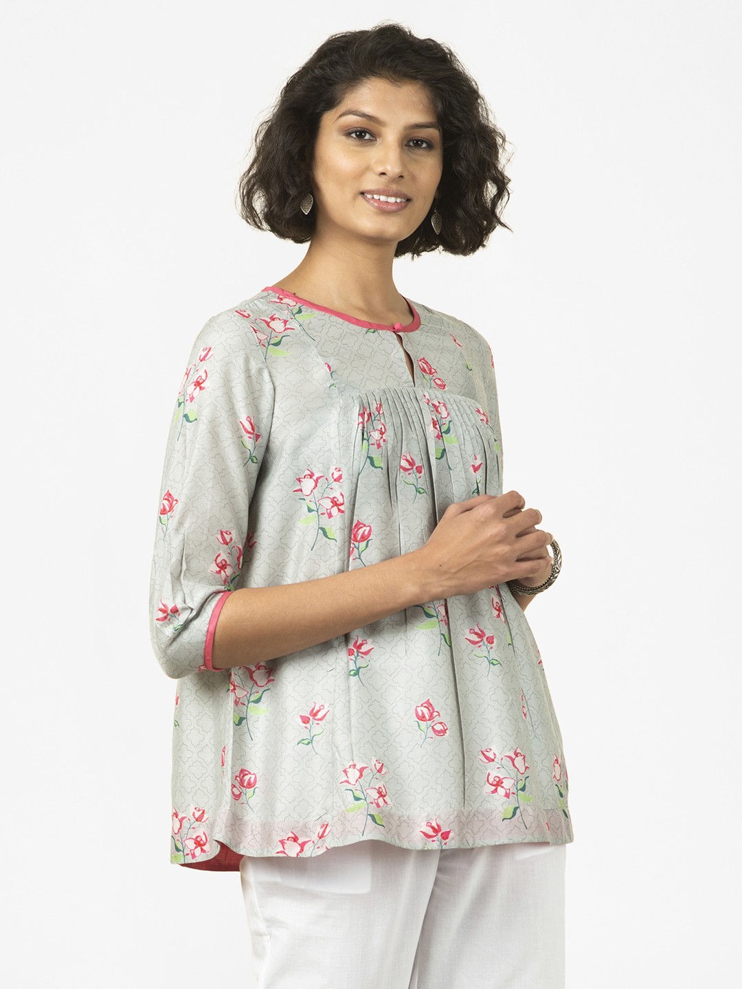 

Fabindia Blue & Pink Floral Printed Keyhole Neck Pleated A-line Top