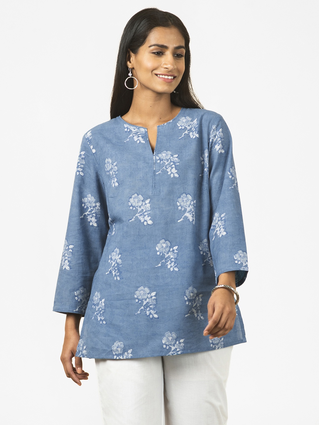 

Fabindia Women's Blue & White Handblock Straight Kurti