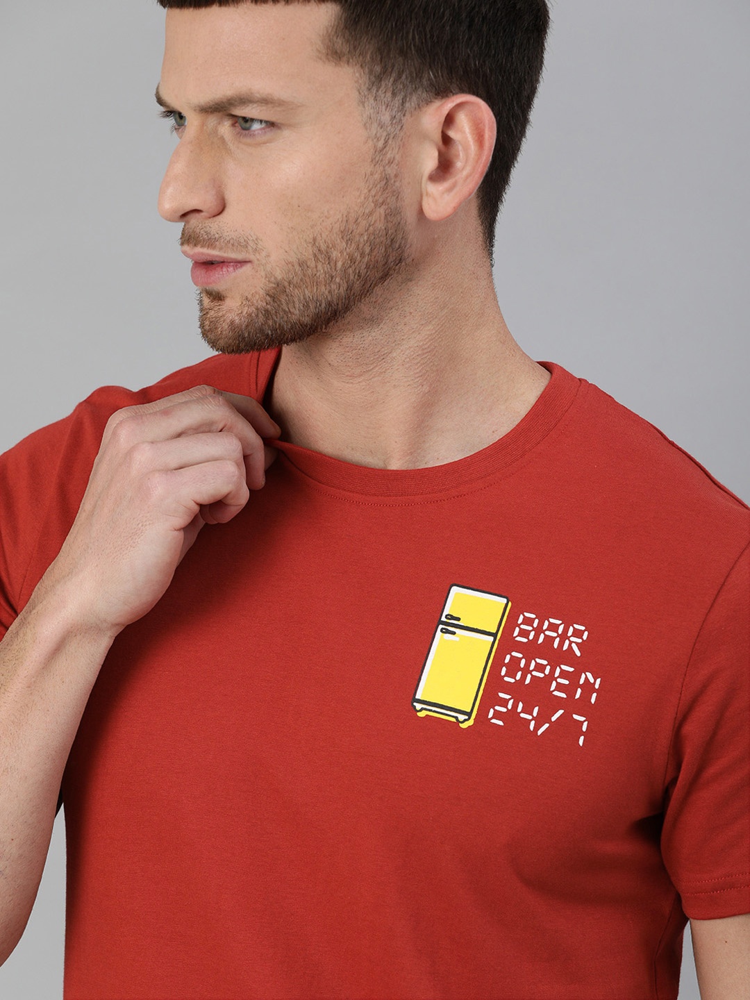 

WROGN Men Red Printed Round Neck T-shirt