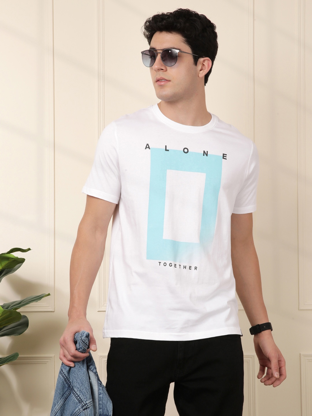 

WROGN Men White Printed Round Neck Pure Cotton T-shirt