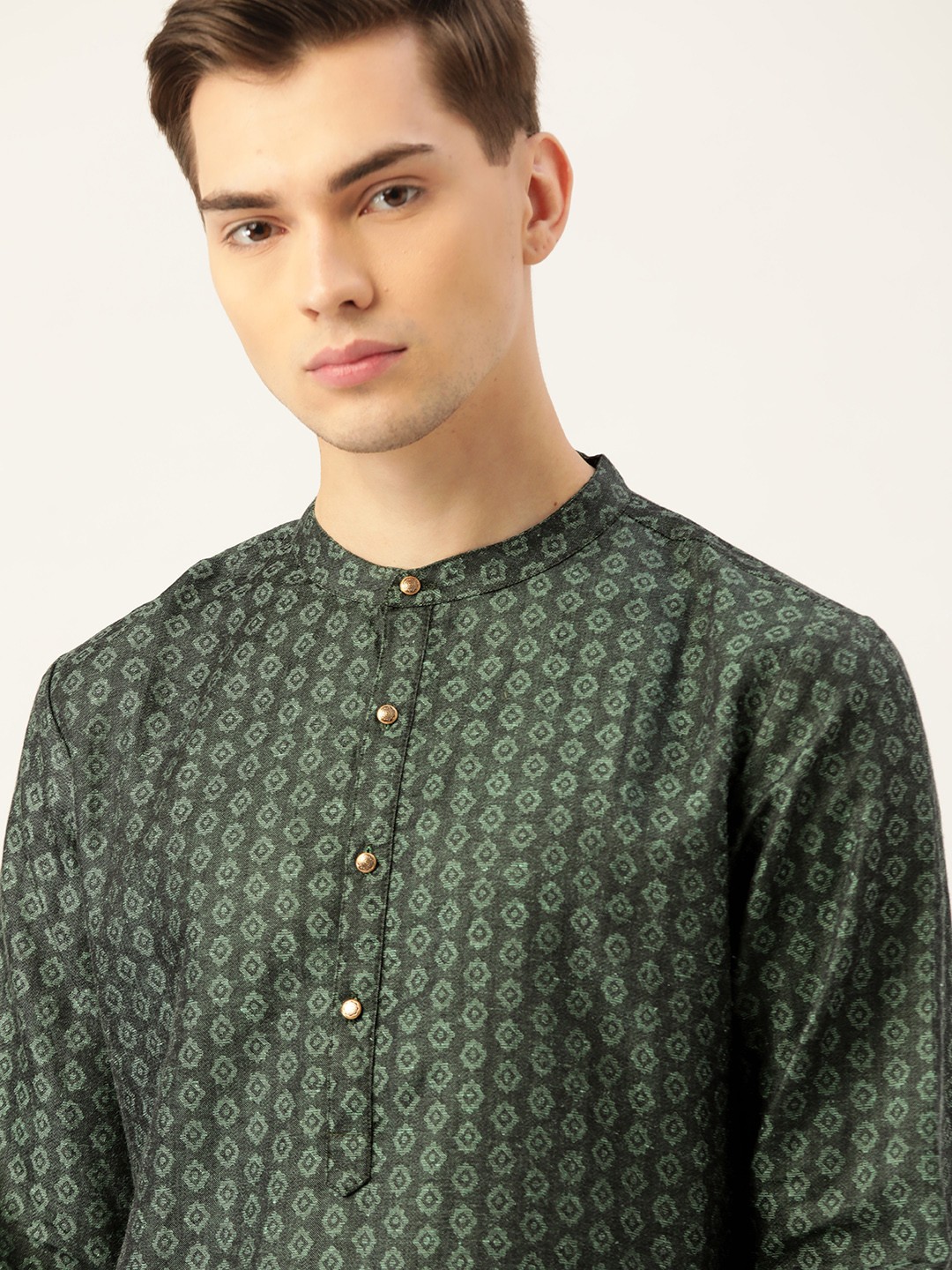 

House of Pataudi Men Green & Black Jashn Woven Design Kurta