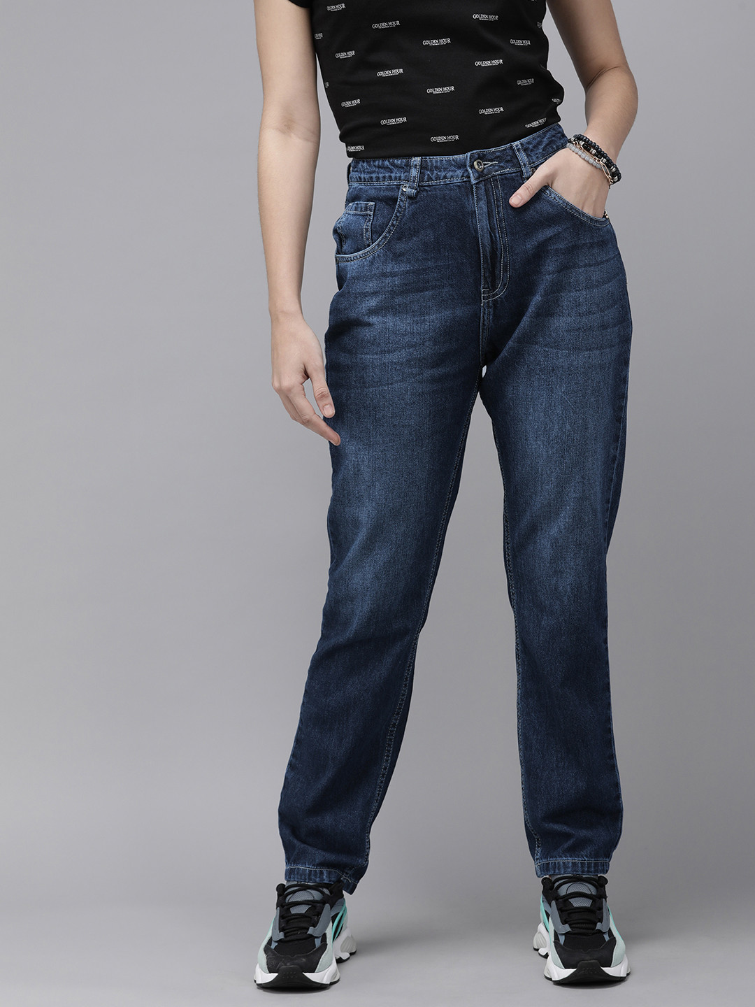 

Roadster Women Blue Boyfriend Fit High-Rise Light Fade Stretchable Jeans
