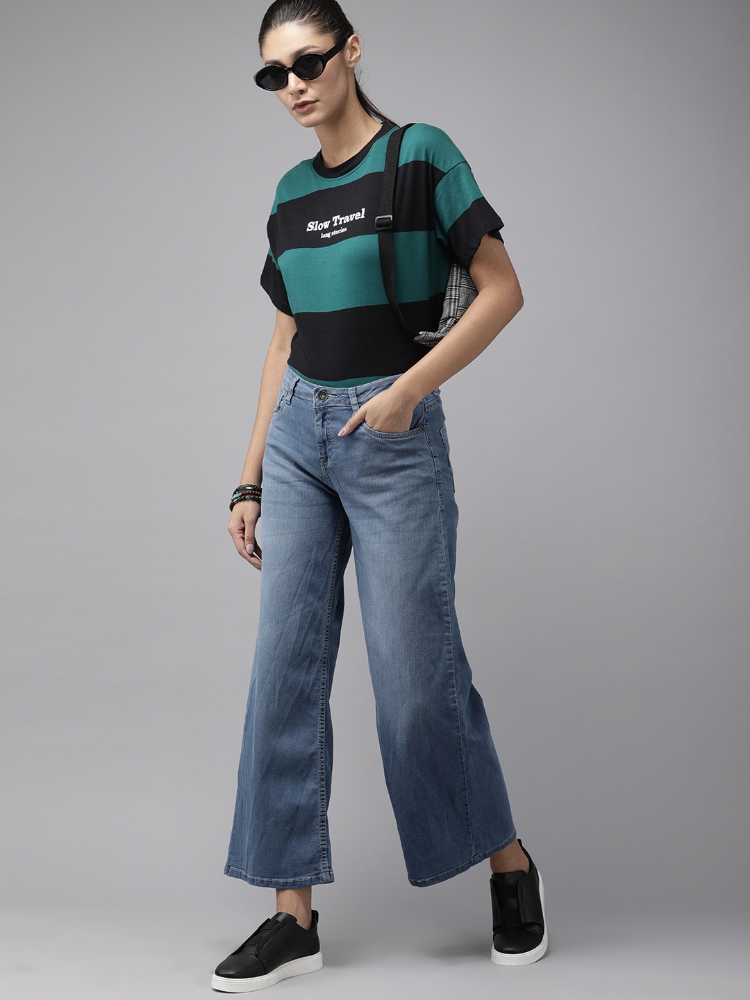 

Roadster Women Blue Faded Flared Stretchable Jeans