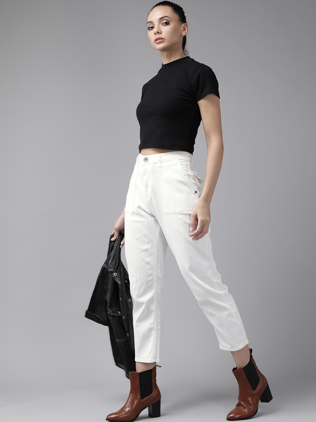 

Roadster Women White Straight Fit Stretchable Jeans