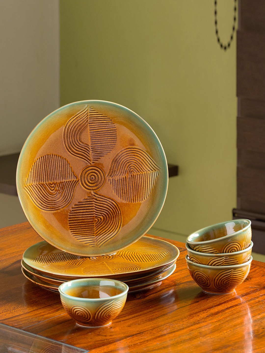 

ExclusiveLane Brown & Sea Green Set of 8 Hand-Engraved Ceramic Dinner Plates With Bowls