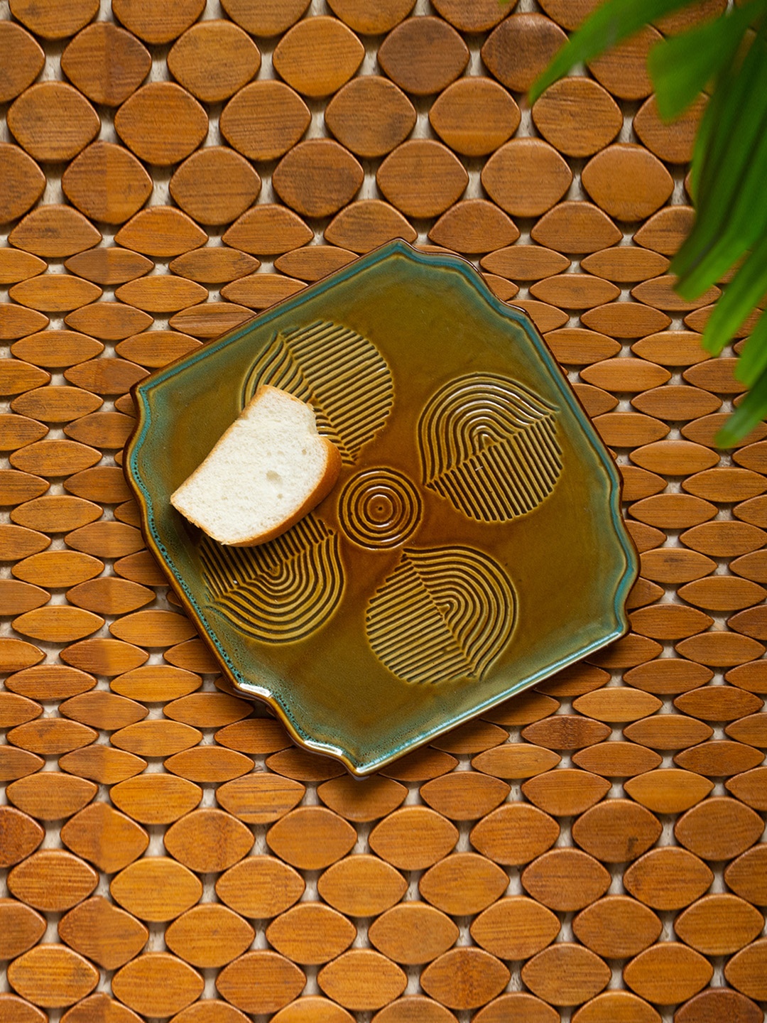 

ExclusiveLane Peacock Boulevard Hand-Engraved Ceramic Serving Platter, Brown