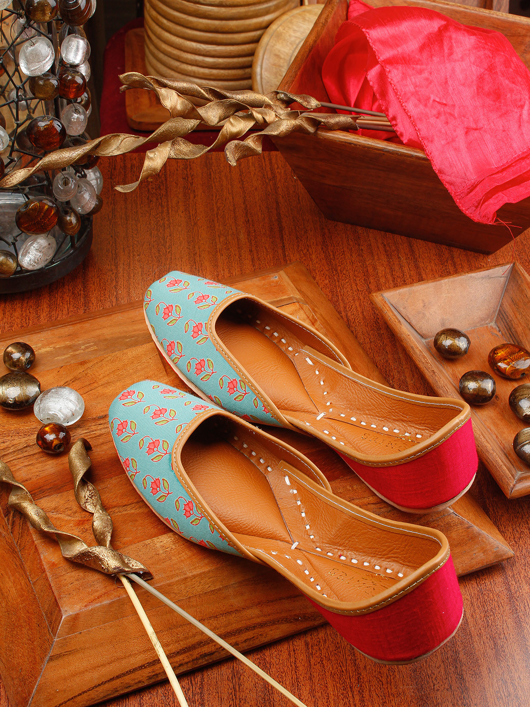 

Sringam Women Green Printed Leather Mojaris