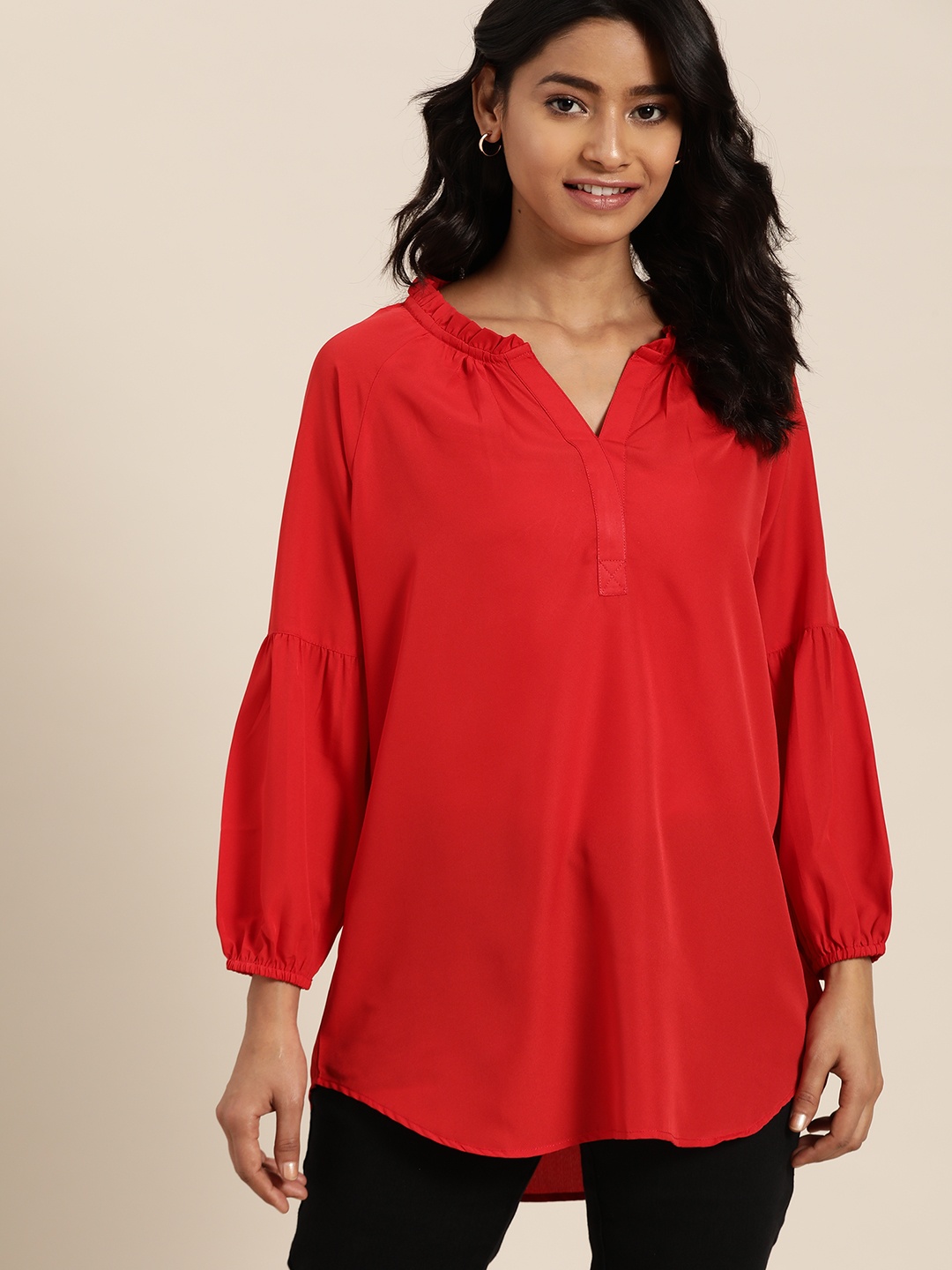 

Qurvii Red Solid Puff Sleeves Crepe Top