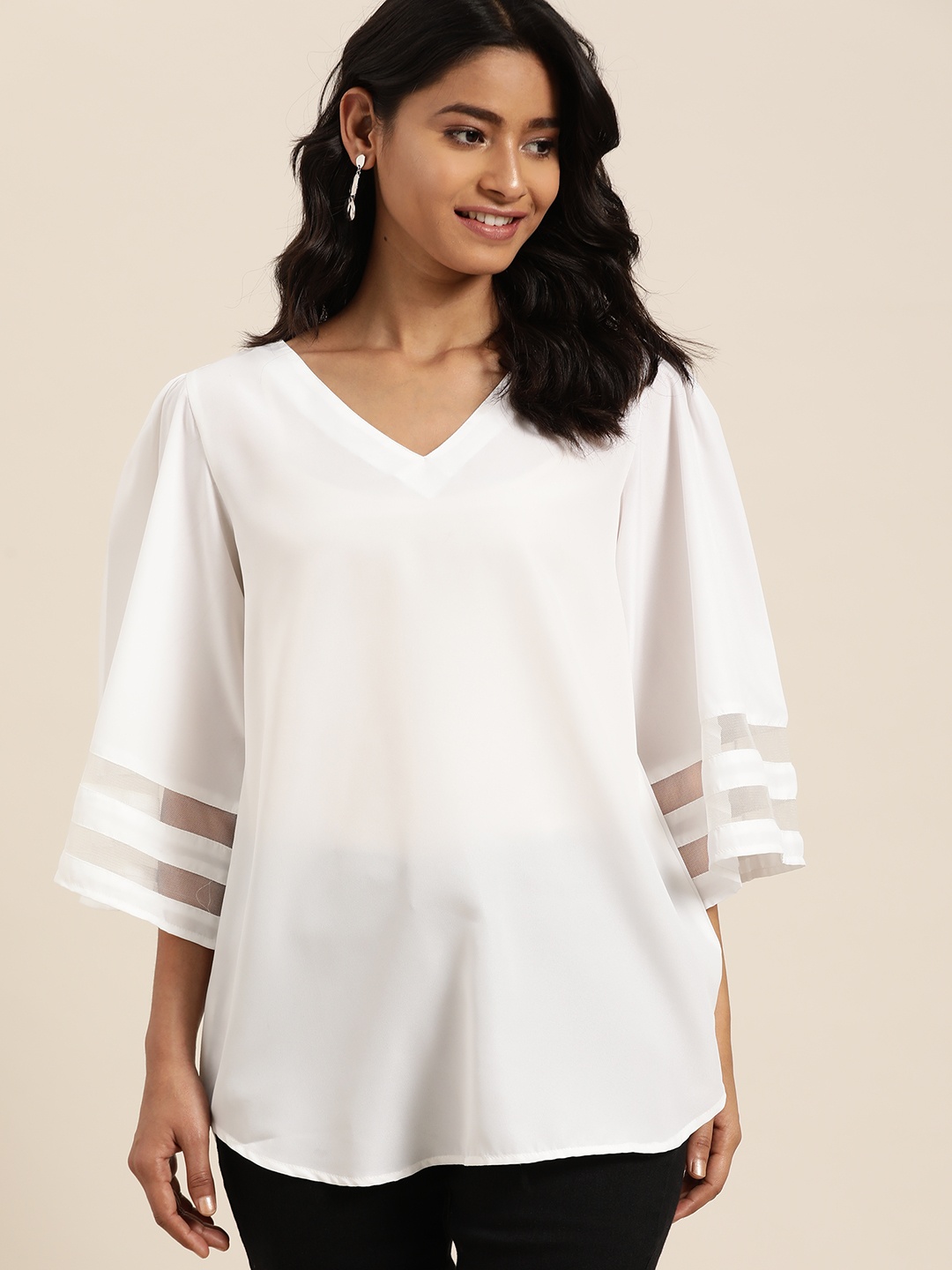 

Qurvii White Solid Flared Sleeves Crepe Top