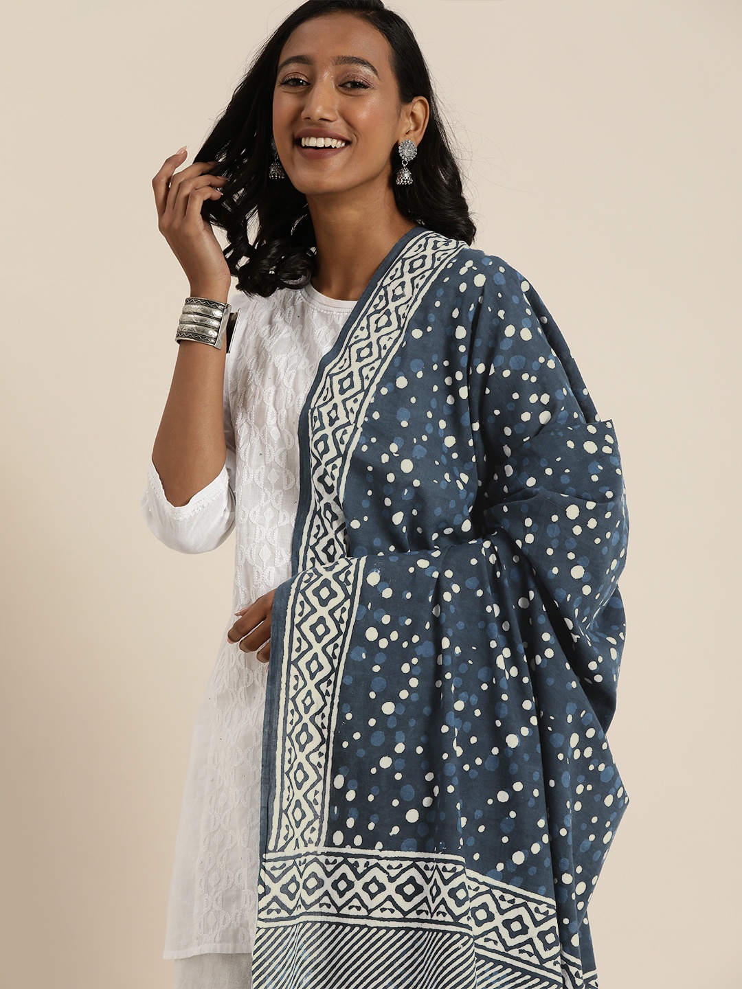 

Taavi Women Teal Blue & White Indigo Dyed Dupatta