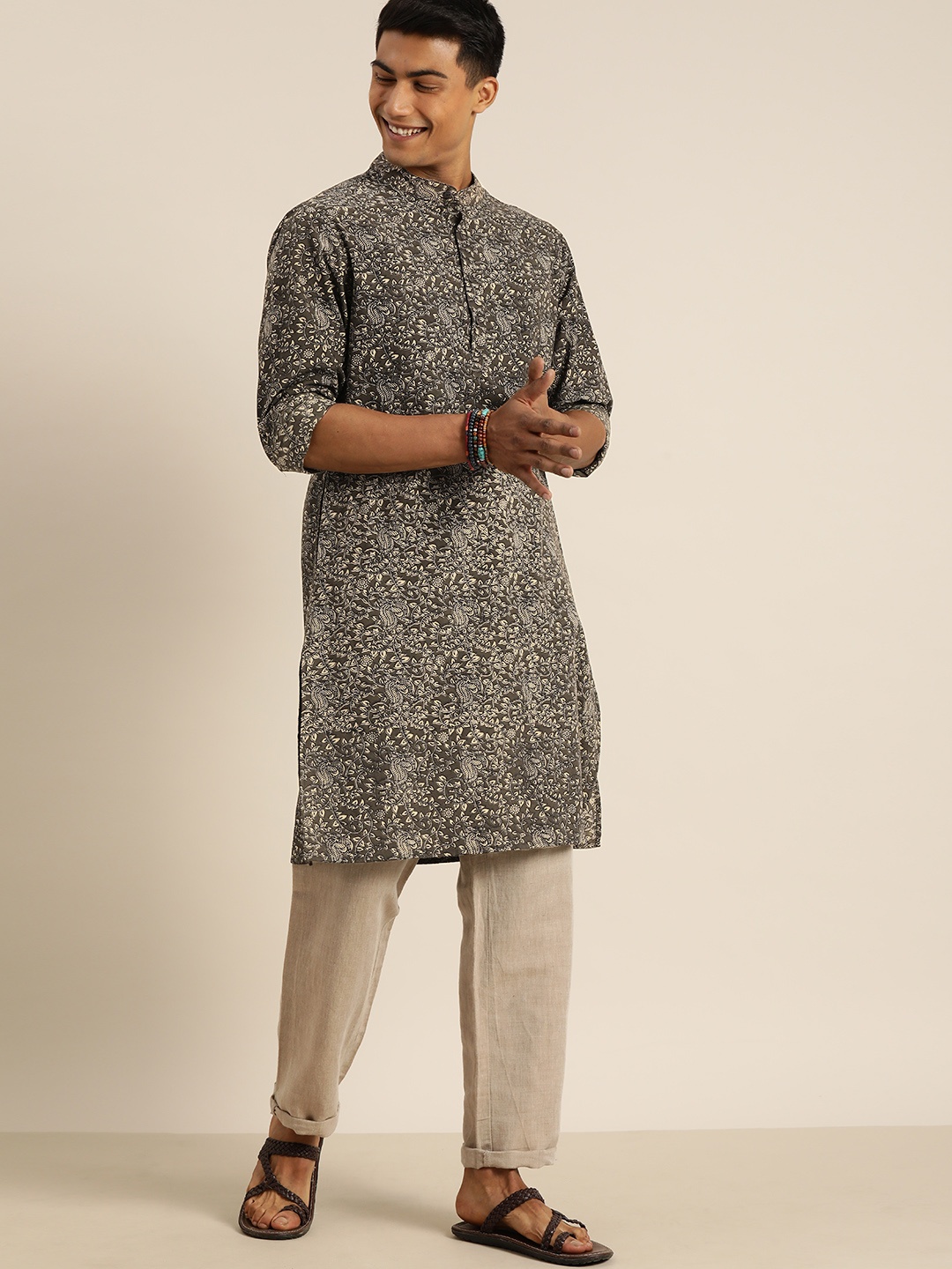 

Taavi Men Grey & Off White Kalamkari Block Printed Straight Sustainable Kurta