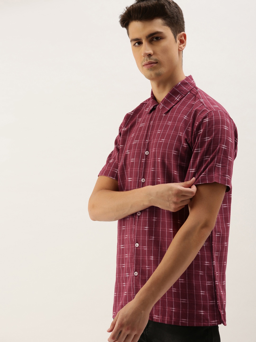 

Taavi Men Maroon & White Ikat Woven Design Regular Fit Button-Down Collar Casual Shirt