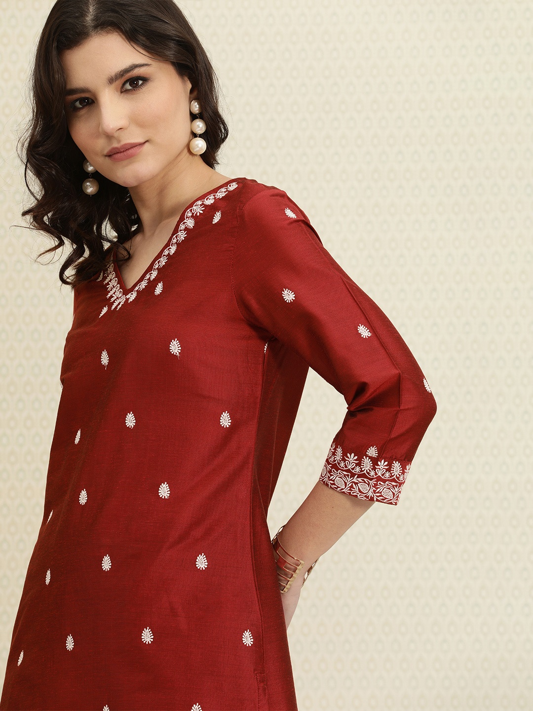 

House of Pataudi Women Rust & White Embroidered Kurta Set