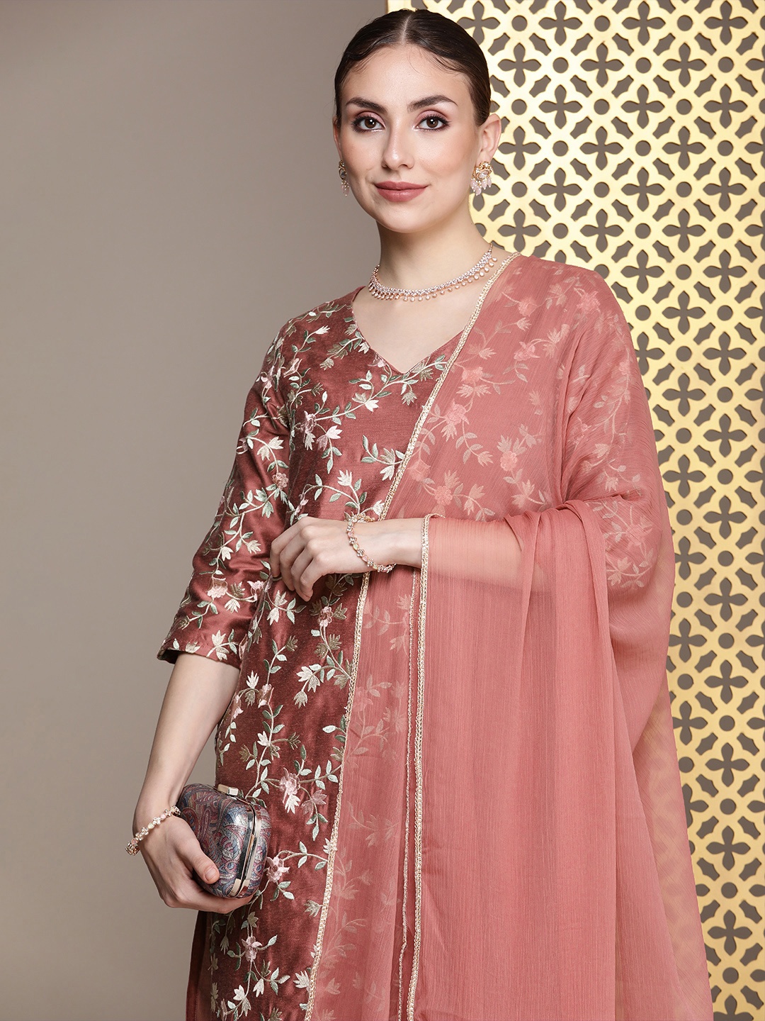 

House of Pataudi Jashn Floral Embroidered Kurta with Trousers & Dupatta, Pink