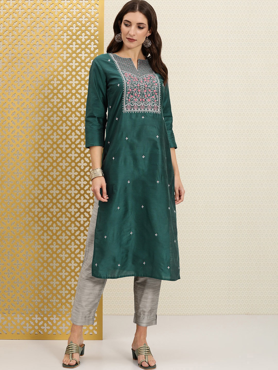 

House of Pataudi Women Green Floral Embroidered Floral Rozana Kurta