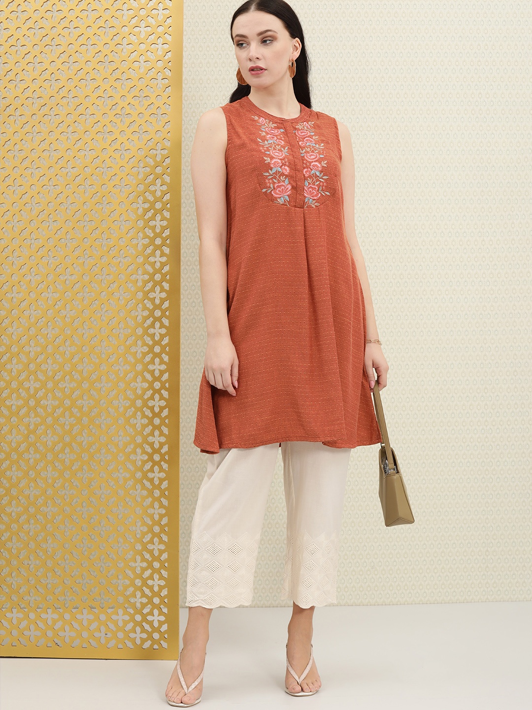 

House of Pataudi Women Orange Floral Thread Work Kurta