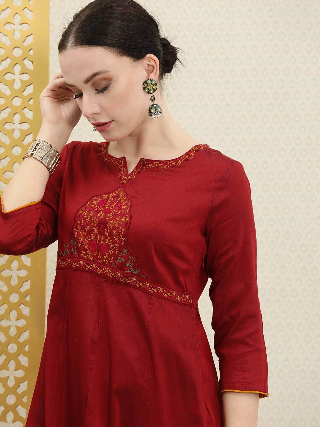 

House of Pataudi Women Maroon Thread Work Kurta