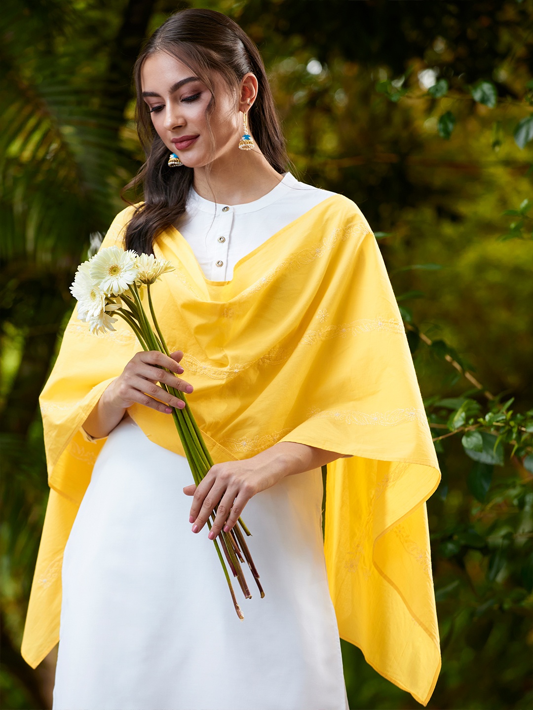 

House of Pataudi Yellow Embroidered Dupatta