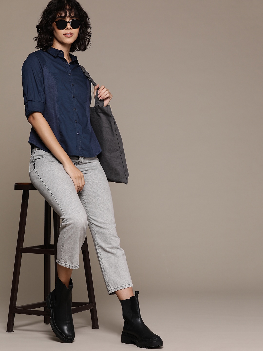 

The Roadster Lifestyle Co. Ribbed Detail Roll-Up Sleeves Casual Shirt, Navy blue