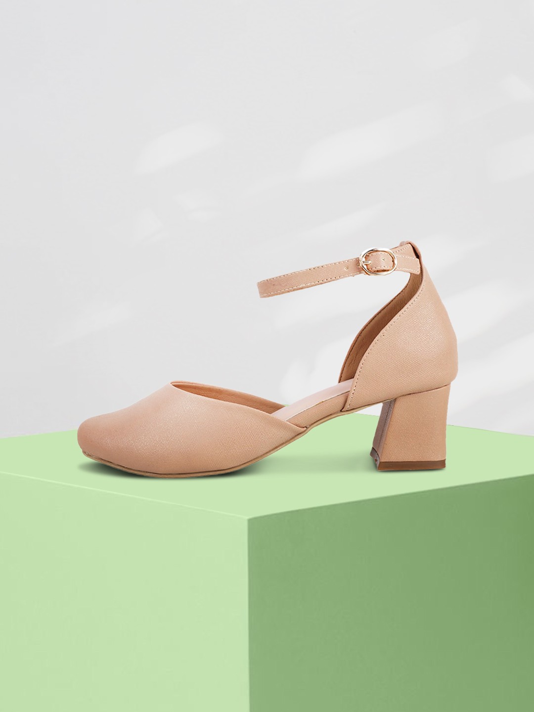 

Metro Women Peach-Coloured Solid Pumps