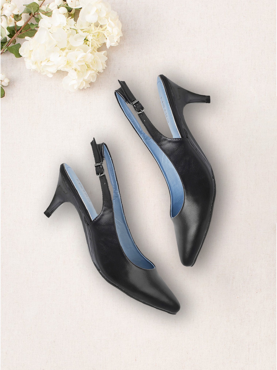 

Metro Women Black Solid Pumps