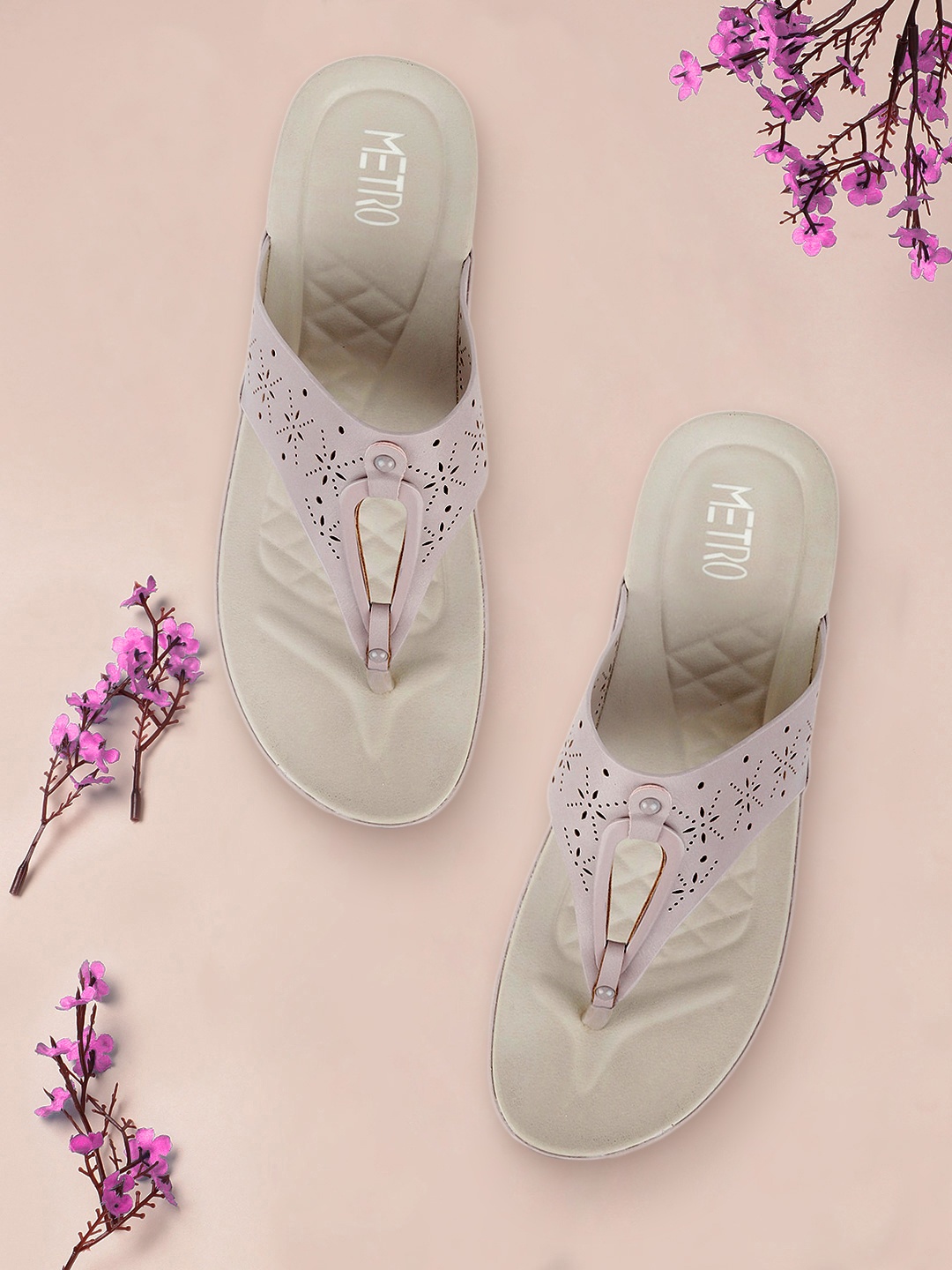 

Metro Women Purple Solid Sandals