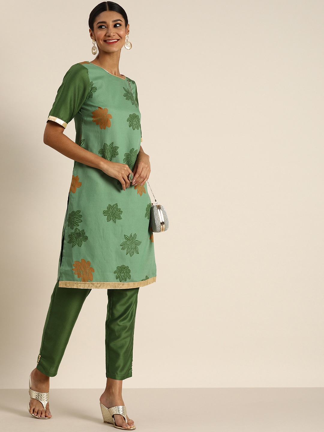 

all about you Women Green Floral Printed Kurta with Trousers