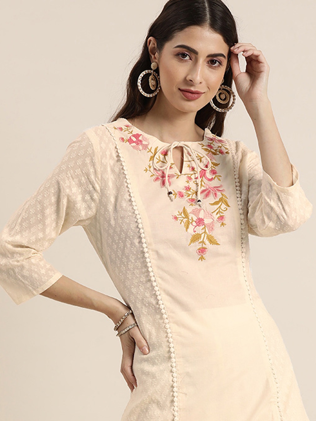

all about you Women Cream-Coloured Floral Embroidered Regular Thread Work Pure Cotton Kurta with Trousers