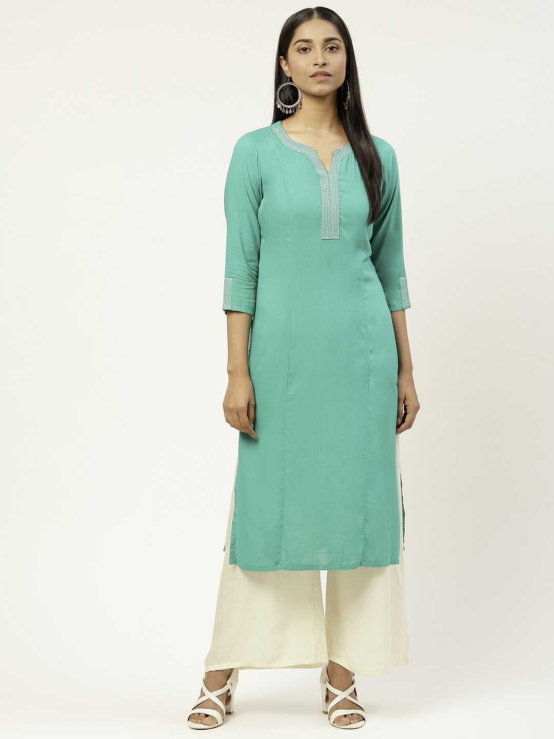 

DESI WOMANIYA Women Green Thread Work Kurta