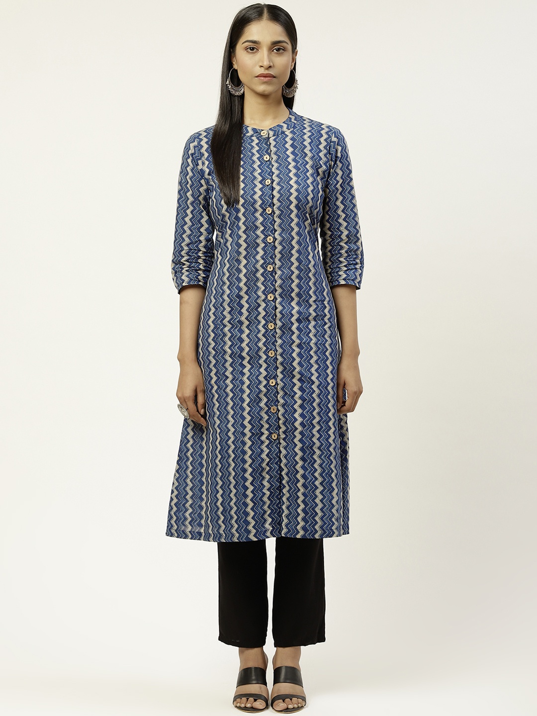 

DESI WOMANIYA Women Navy Blue & Beige Geometric Printed Kurta