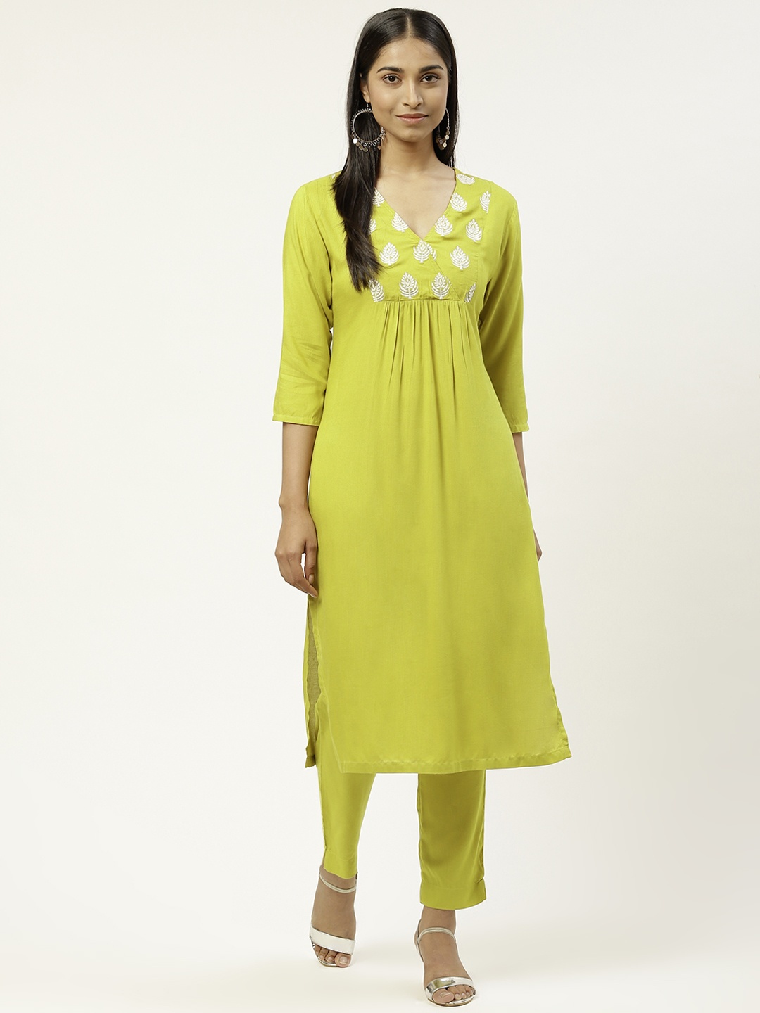 

DESI WOMANIYA Women Lime Green Yoke Design Empire Thread Work Kurta with Trousers