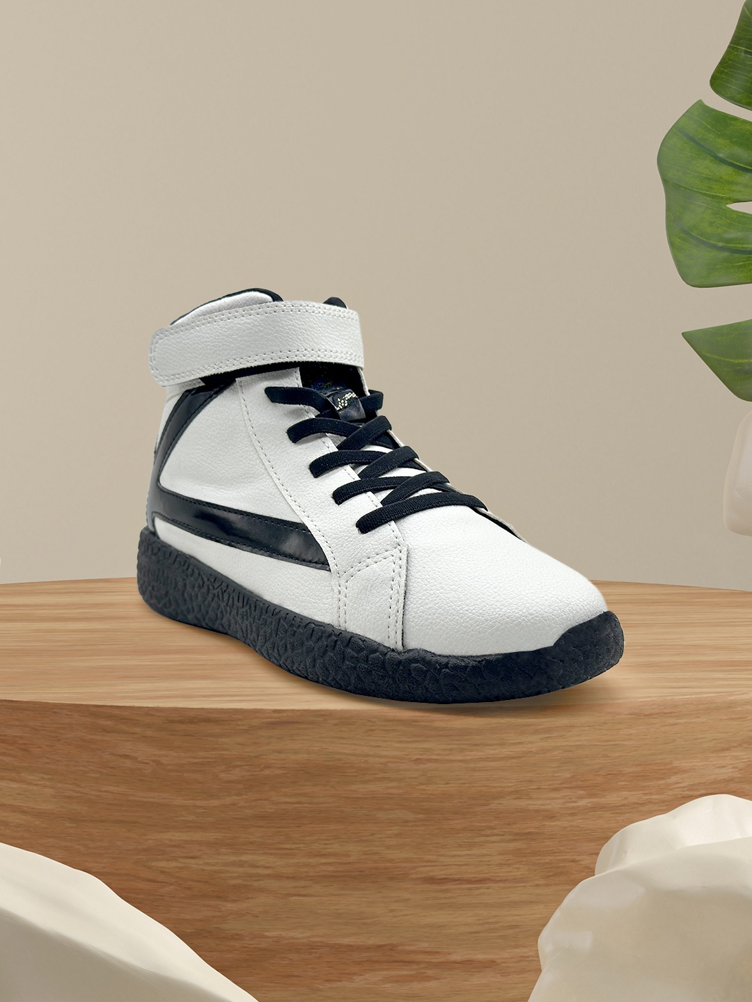 

KazarMax Kids White Colourblocked Mid Top Sneakers
