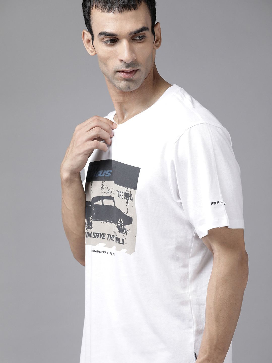 

Roadster Men White Graphic Printed Pure Cotton T-shirt