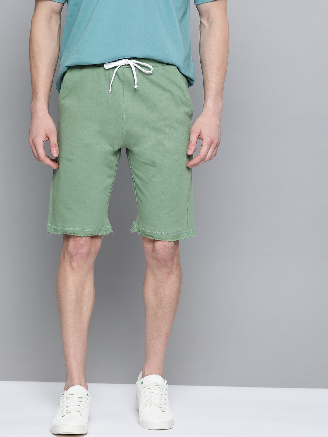 

M&H Easy Men Green Solid Regular Fit Regular Shorts
