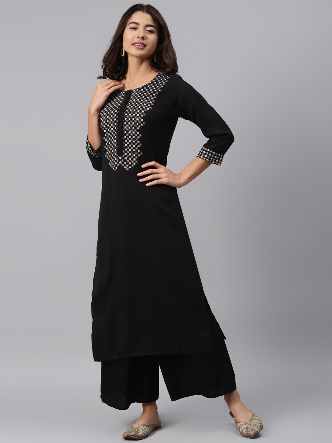 

Gerua By Libas Women Black Floral Yoke Design Thread Work Kurta