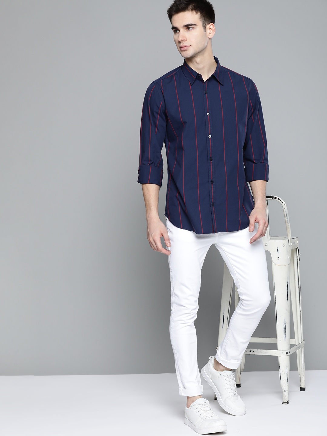 

Harvard Men Navy Blue & Red Pure Cotton Regular Fit Striped Casual Shirt