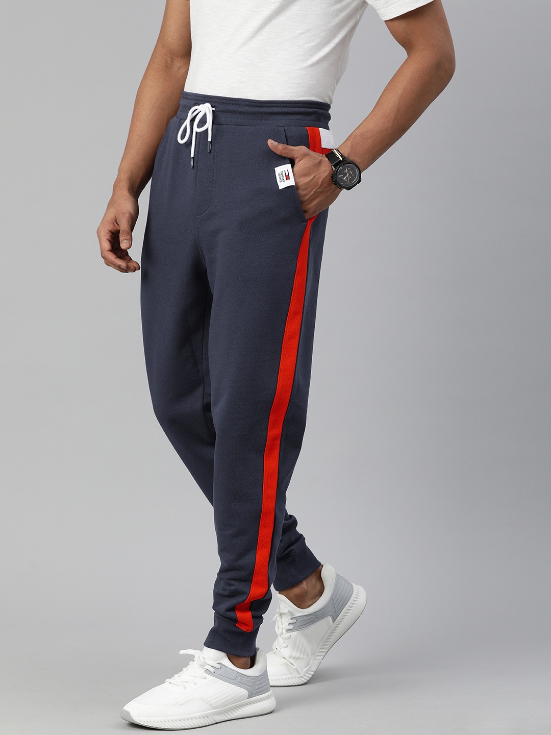 

Tommy Hilfiger Men Navy Blue Solid Basketball Joggers with Side Stripes
