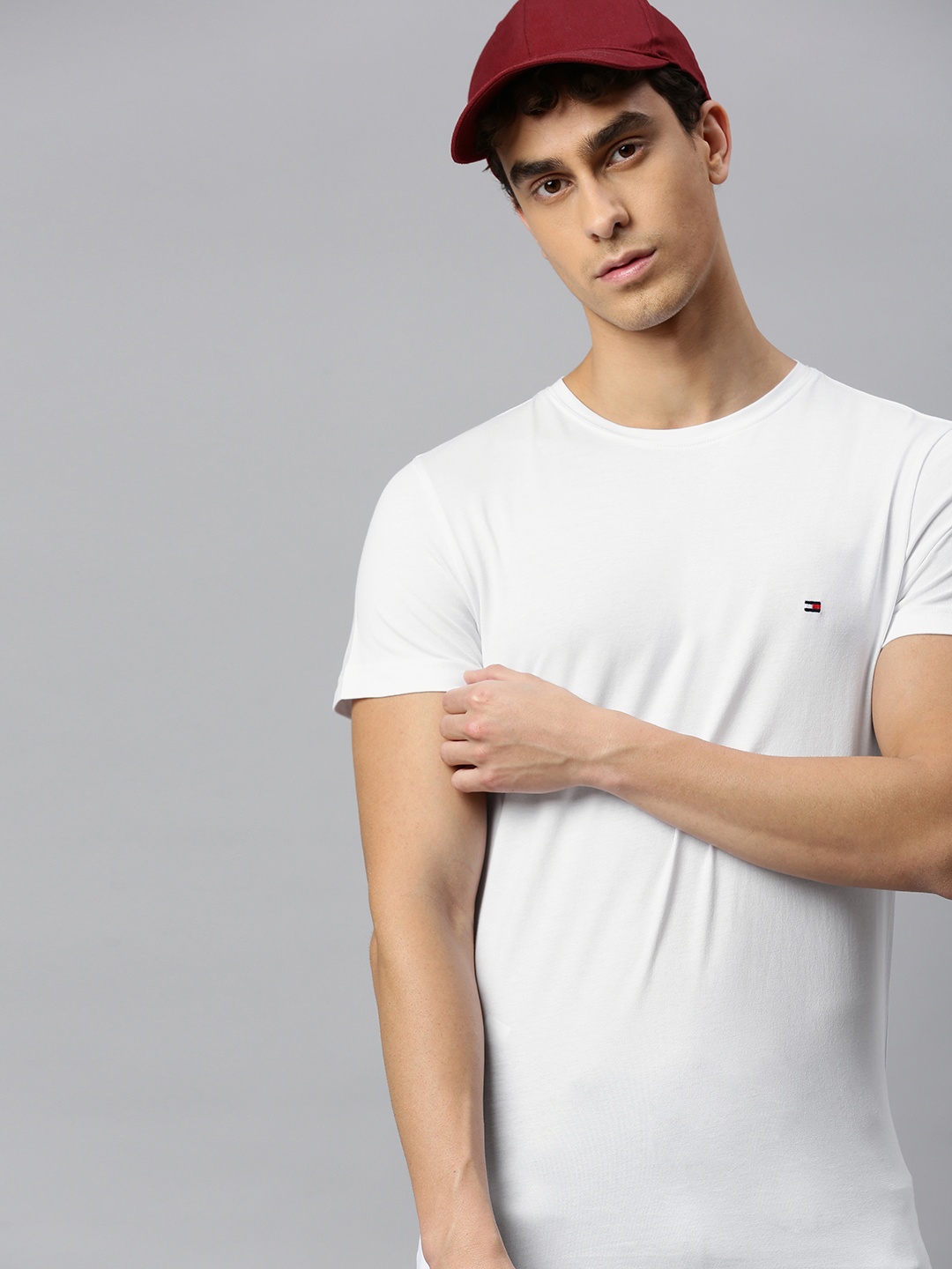 

Tommy Hilfiger Men White Solid Knitted Slim Fit Round Neck T-shirt