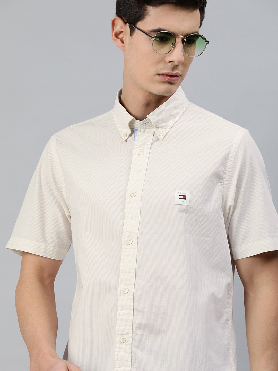 

Tommy Hilfiger Men Beige Regular Fit Striped Casual Shirt
