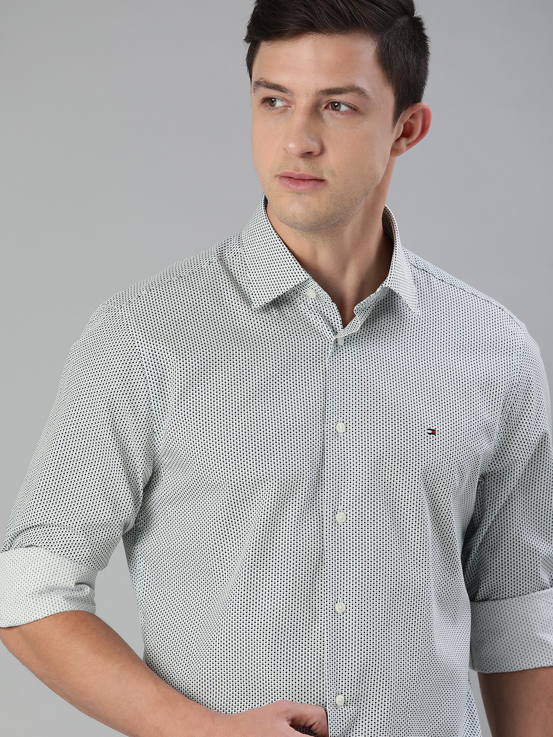 

Tommy Hilfiger Men Green & Navy Blue Regular Fit Printed Pure Cotton Casual Shirt