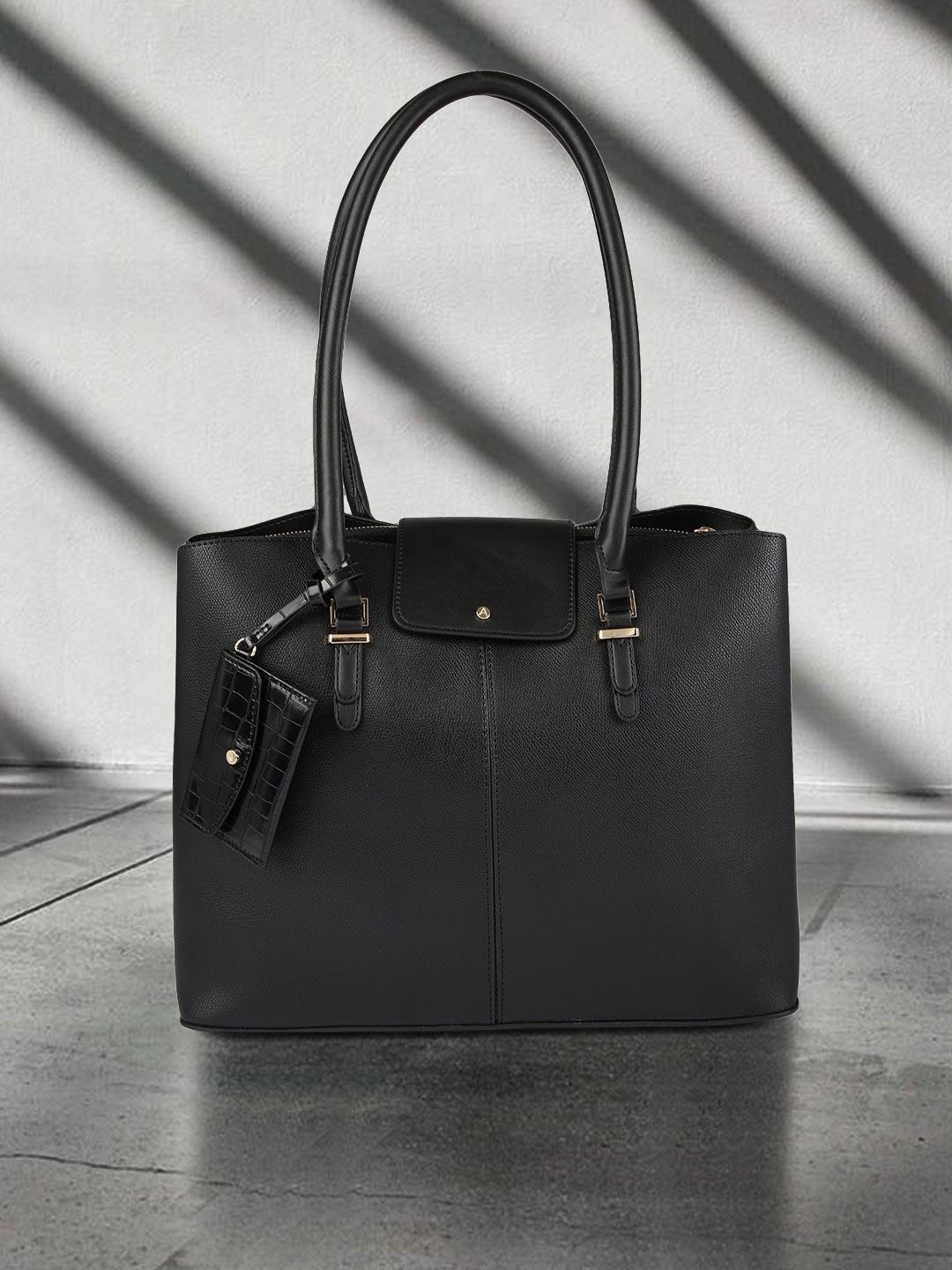 

Accessorize London Women Faux Leather Heather Tote Bag, Black