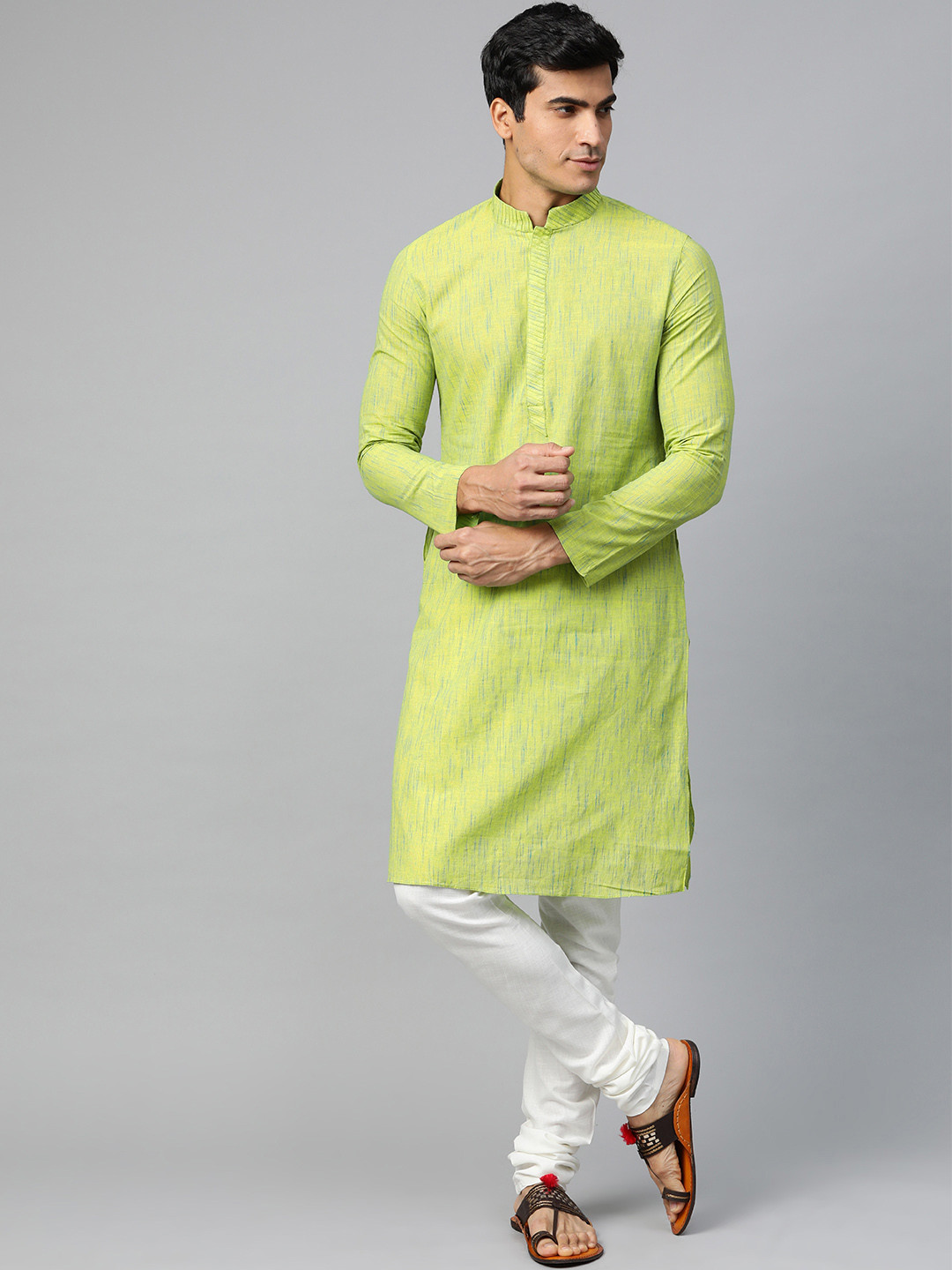 

Manthan Men Green & Blue Solid Mandarin Collar Straight kurta with Slub Effect