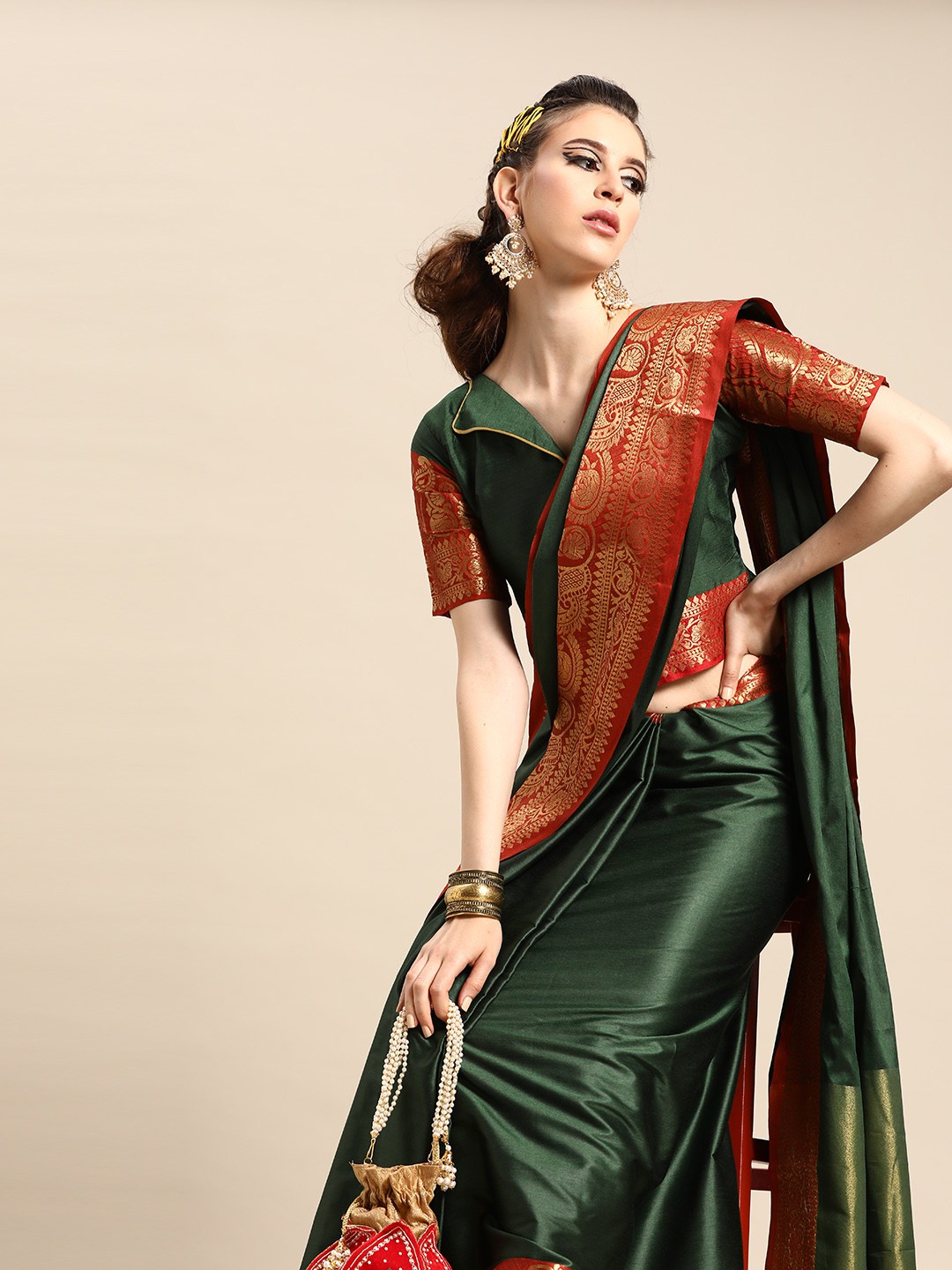 

SHAVYA Green & Orange Art Silk Solid Saree