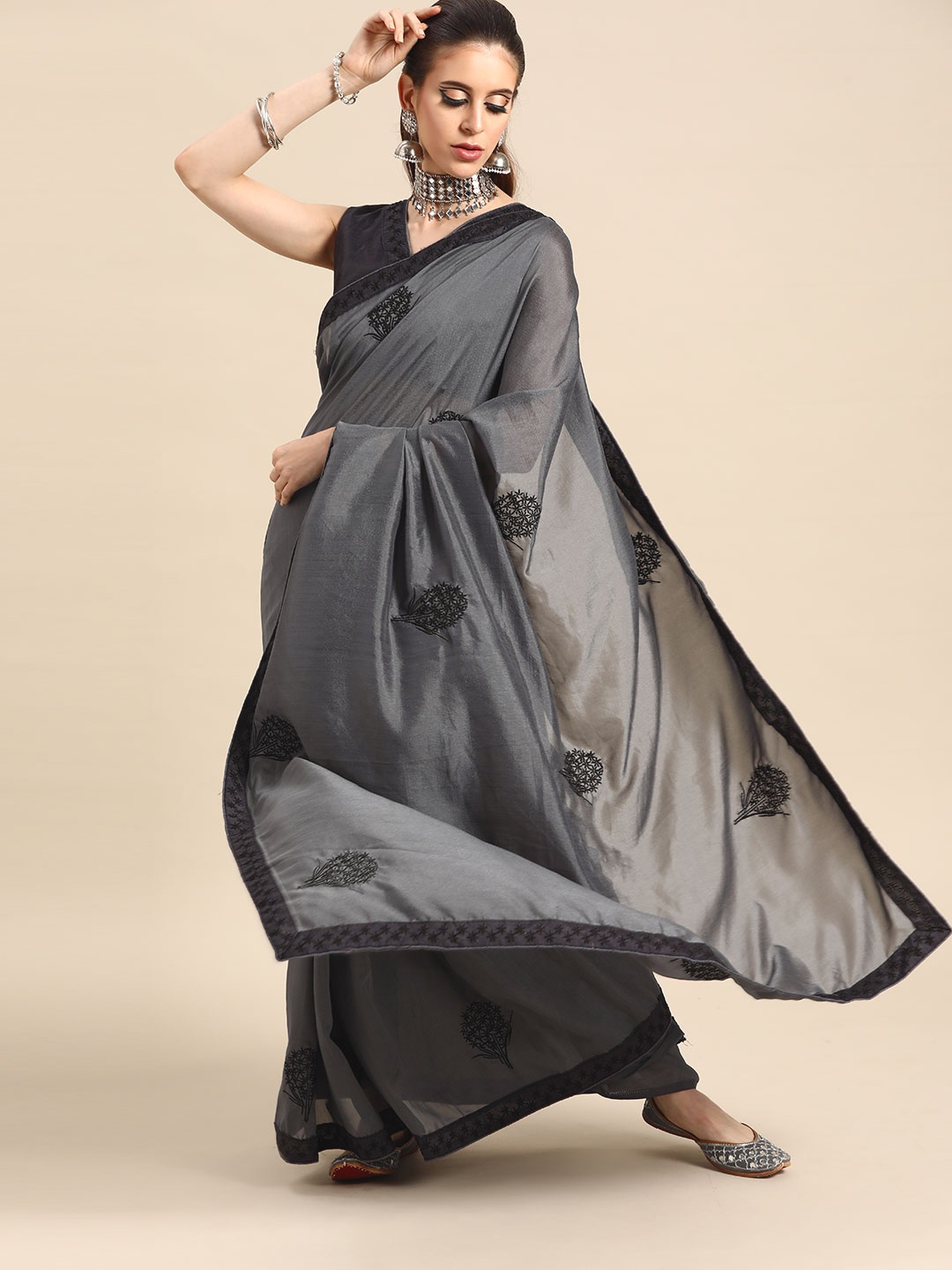 

SHAVYA Women Charcoal Grey & Black Silk Blend Embroidered Saree
