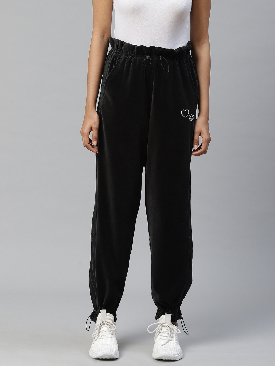 

ADIDAS Originals Women Black Solid Velvet Finish Joggers